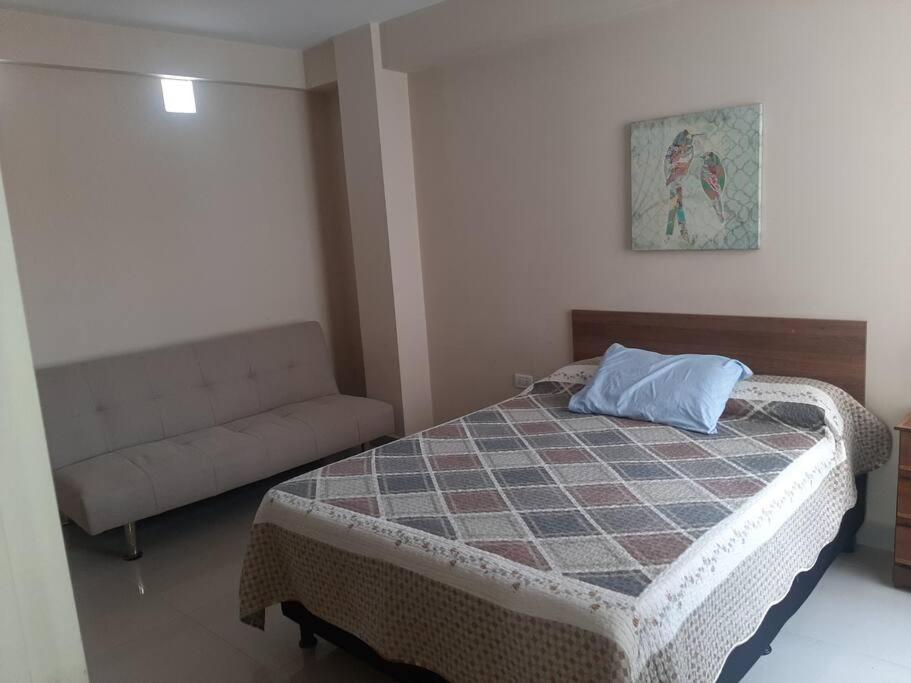 Departamento Grande A 2 Cuadras Plaza Principal A Lado De Viva Daire Tarija Dış mekan fotoğraf